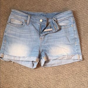 Vineyard vines jean shorts - size 4